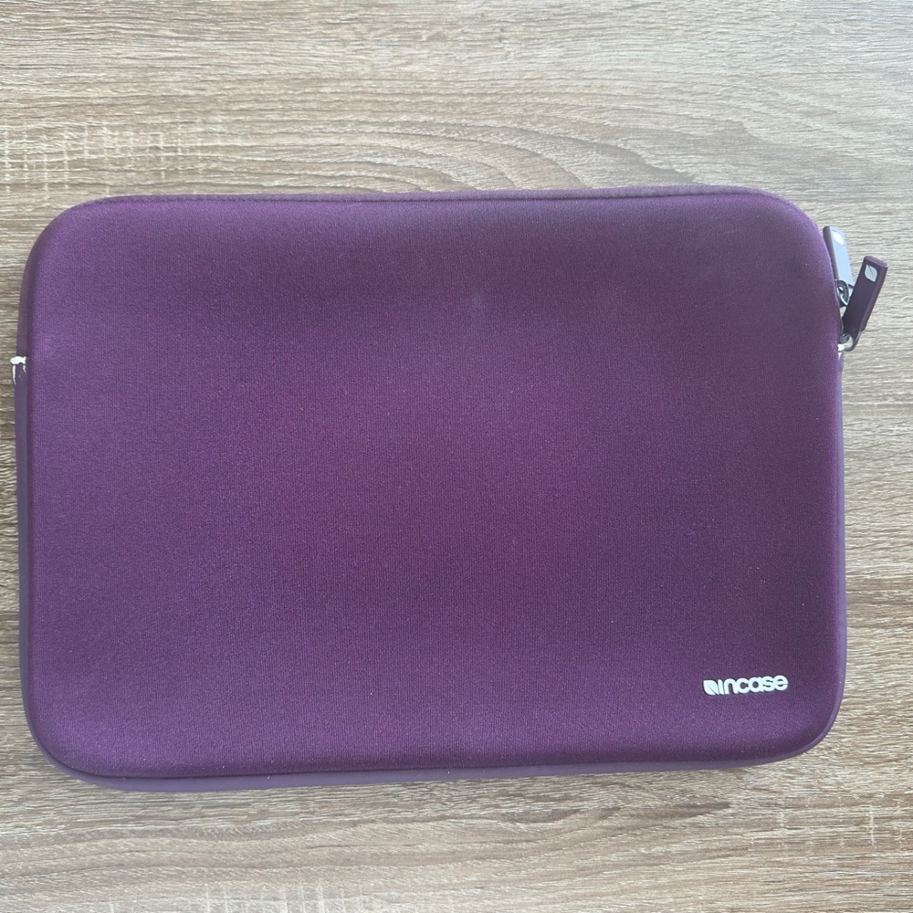 Incase Fleece Lined Zip Around Protective Cover Laptop Sleeve Aubergine Purple